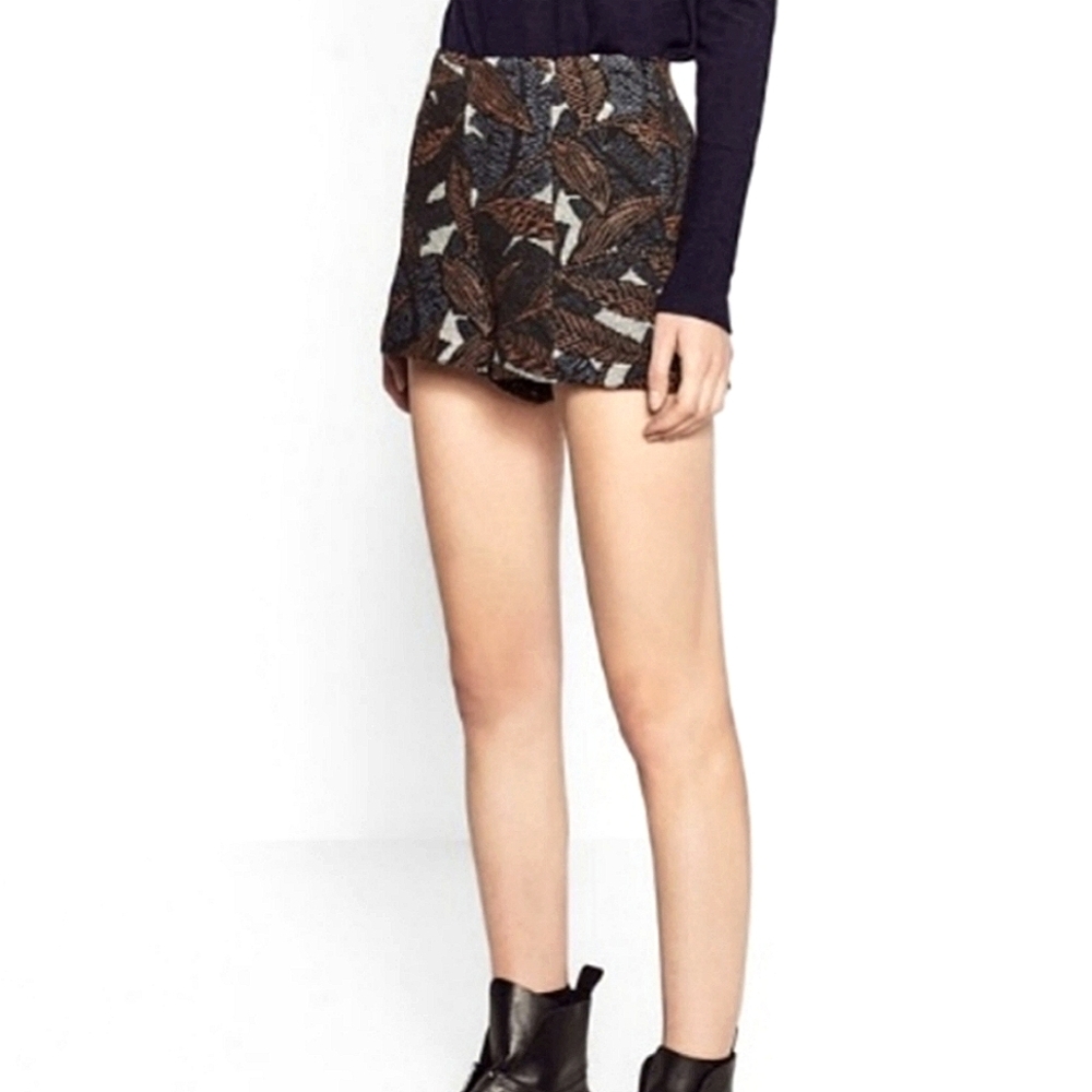Zara Trafaluc High Waisted Tapestry Jacquard Tropical Leaf Print Short